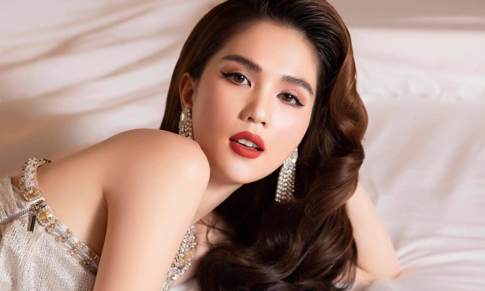 Ngọc Trinh lấn sân ca hát, dân mạng phản ứng: Hát chơi thôi, đừng làm ca sĩ