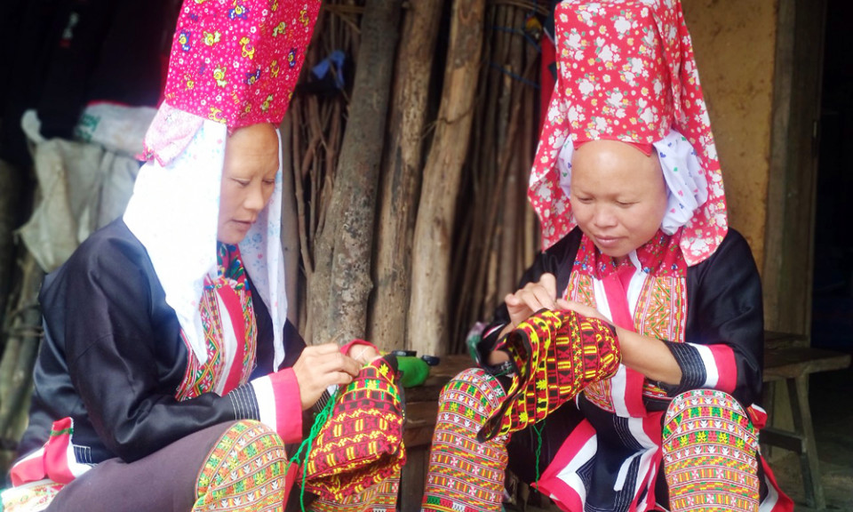 Community-based tourism development in Binh Lieu