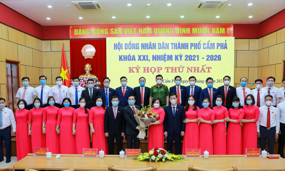 Kỳ họp thứ nhất HĐND TP Cẩm Phả khoá XXI, nhiệm kỳ 2021 - 2026