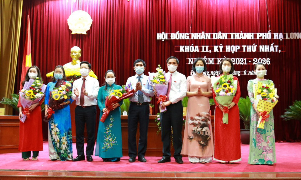 Kỳ họp thứ nhất HĐND TP Hạ Long khóa II, nhiệm kỳ 2021-2026