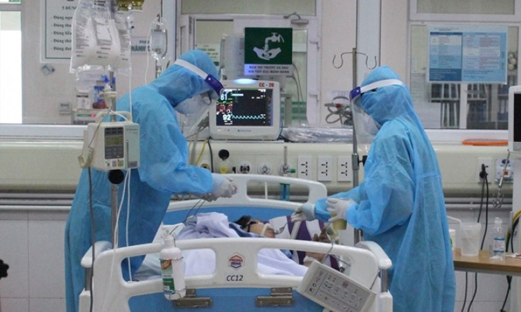 Thủ tướng khen 32 thầy thuốc tiêu biểu, xuất sắc trong phòng chống dịch COVID-19