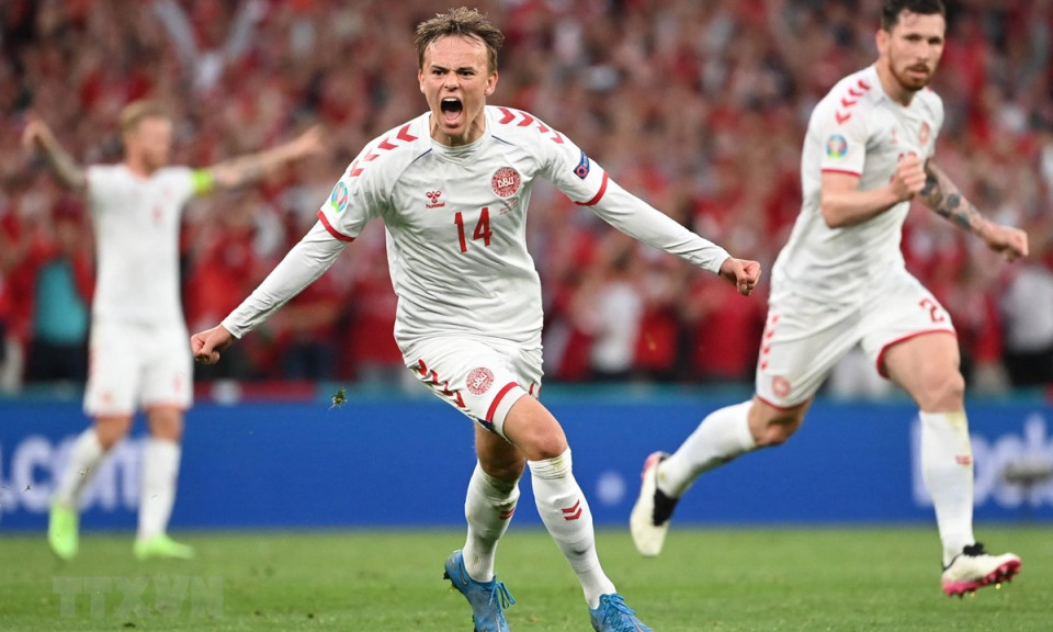 Xác định được 11 đội tuyển góp mặt tại vòng 1/8 EURO 2020