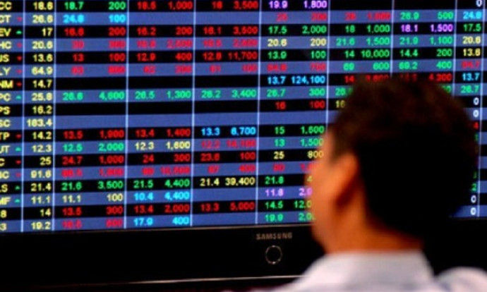 Áp lực bán dâng cao, VN-Index quay đầu giảm