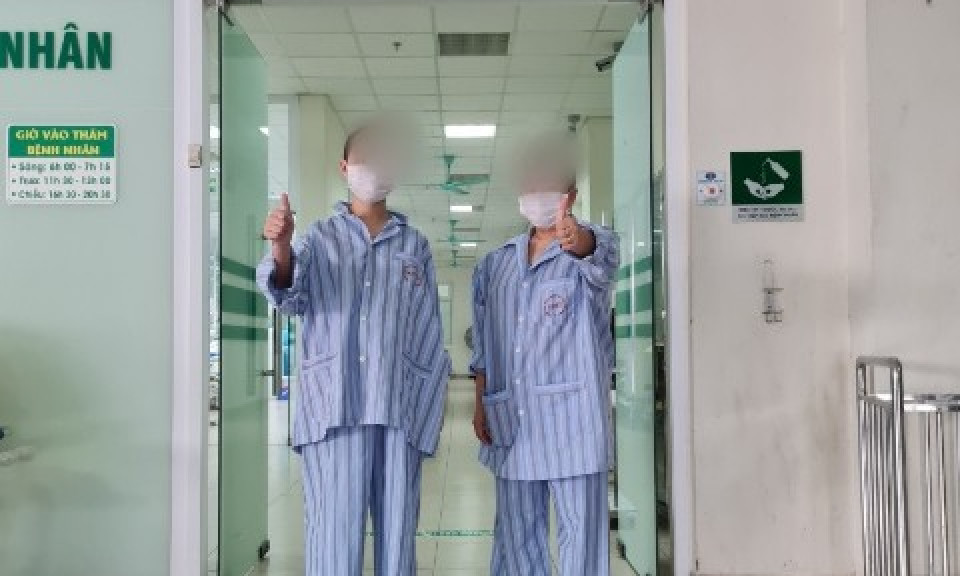 Hai phụ nữ trẻ nguy kịch vì COVID-19 hồi sinh ngoạn mục