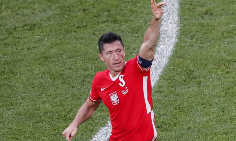 Lewandowski không cứu nổi Ba Lan