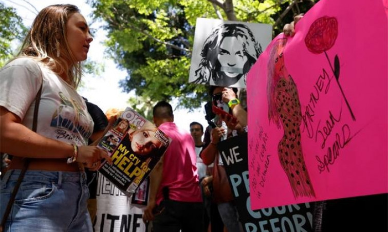 Britney Spears: 'Tôi thấy mình như nô lệ'