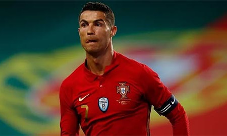 Ronaldo tiến thêm một bước tới PSG
