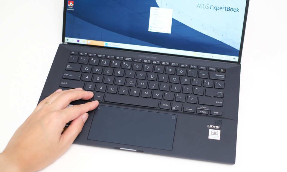 Asus ExpertBook B9 - laptop siêu bền nặng 1 kg