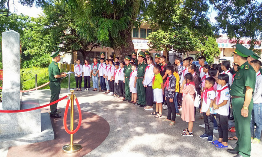 Chung tay ươm những mầm xanh
