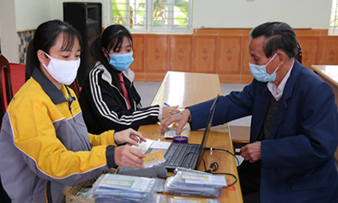 Chi trả gộp hai tháng lương hưu, trợ cấp bảo hiểm xã hội trong tháng 7
