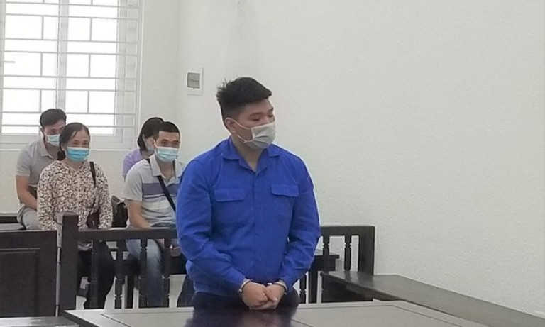 Phạt tù trung úy cảnh sát thử súng hơi làm chết người