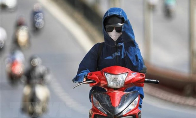 Nắng nóng diện rộng ở khu vực Bắc Bộ kéo dài đến cuối tuần