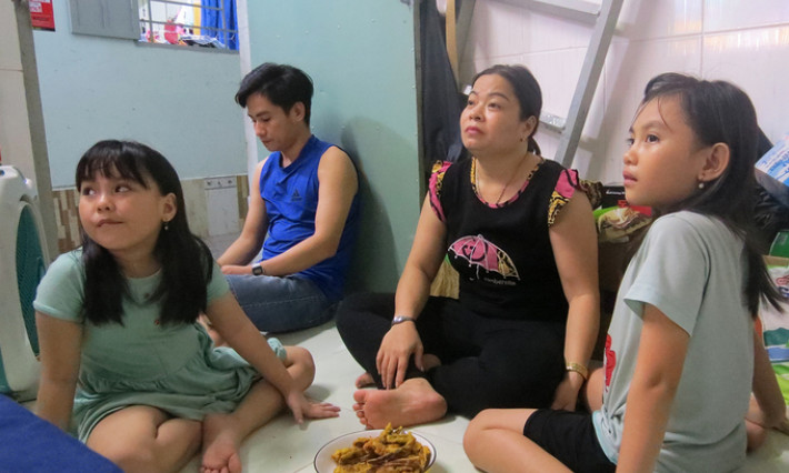 TP Hồ Chí Minh: Công nhân chật vật, xoay xở giữa dịch