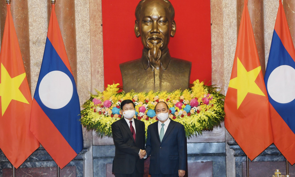 Việt Nam, Lào luôn phát huy truyền thống ‘hạt gạo cắn đôi, cọng rau bẻ nửa’