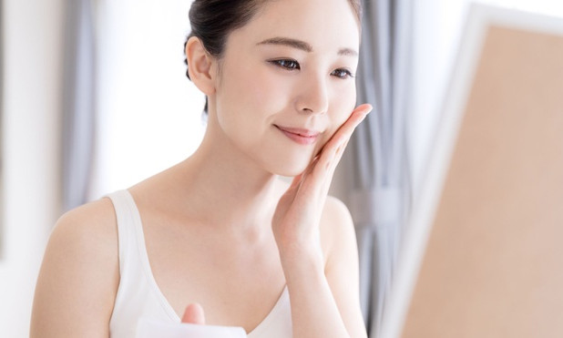 Mẹo giữ lớp trang điểm lâu trôi vào mùa hè