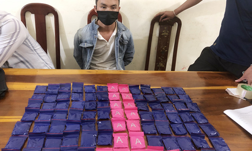 Bắt 3 đối tượng, thu 1 bánh heroin và 10.000 viên ma túy