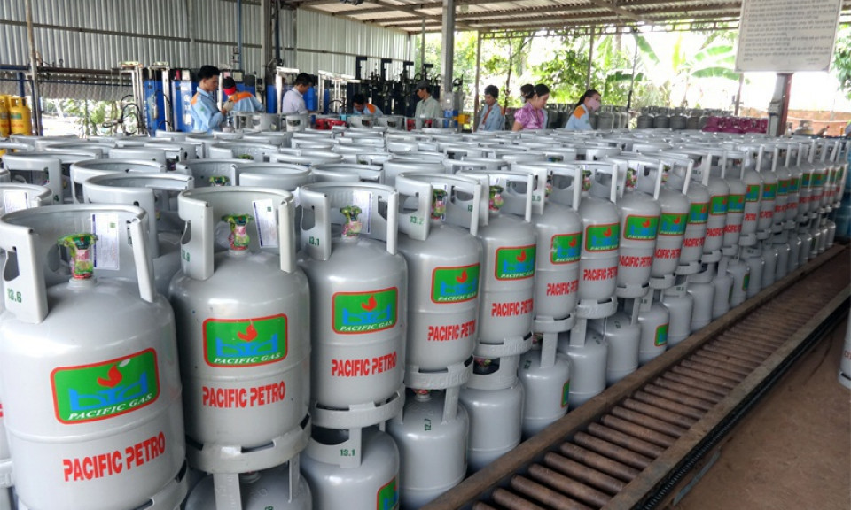 Giá gas vượt 400.000 đồng/bình 12 kg