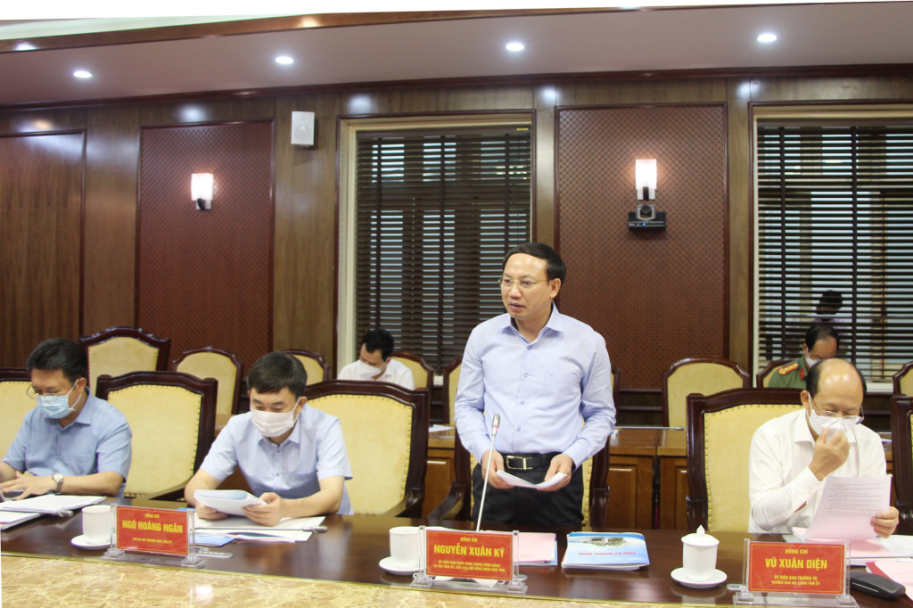 Đồng chí Nguyễn Xuân Ký, Ủy viên Trung ương Đảng, Bí thư Tỉnh ủy, Chủ tịch HĐND tỉnh, phát biểu tại buổi tọa đàm.