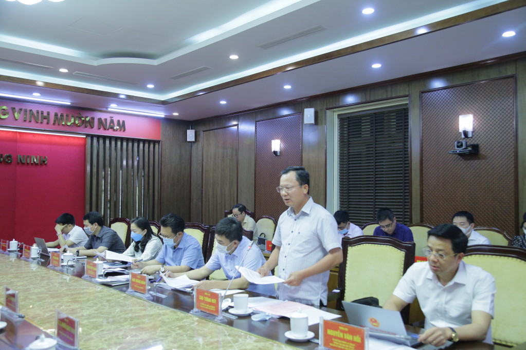 Đồng chí Cao Tường Huy, Phó Chủ tịch Thường trực UBND tỉnh, phát biểu tại hội thảo.