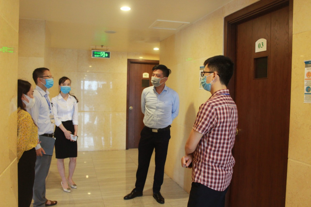 Đoàn kiểm tra liên ngành của TP Móng Cái kiểm tra công tác phòng, chống dịch tại khách sạn Gran