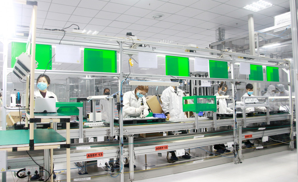 Sản xuất thiết bị điện tử tại Nhà máy S-Việt Nam của Tập đoàn Foxconn tại KCN Đông Mai. Ảnh: Mạnh Trường