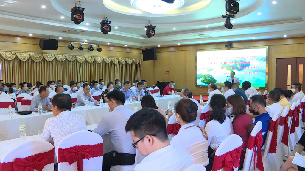 Ngân hàng Nhà nước Chi nhánh Quảng Ninh tổ chức hội nghị tháo gỡ khó khăn đối với các hộ kinh doanh tàu du lịch trên Vịnh Hạ Long, tháng 6/2021.