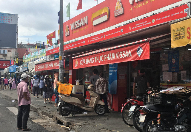 Hơn 2.800 điểm bán hàng hoạt động xuyên suốt thời gian giãn cách xã hội toàn TP Hồ Chí Minh - Ảnh 2.