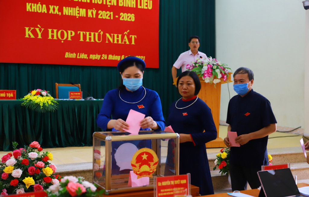 HĐND huyện Bình Liêu tổ chức chương trình kỳ họp thứ nhất, HĐND huyện khóa XX, nhiệm kỳ 2021-2026.