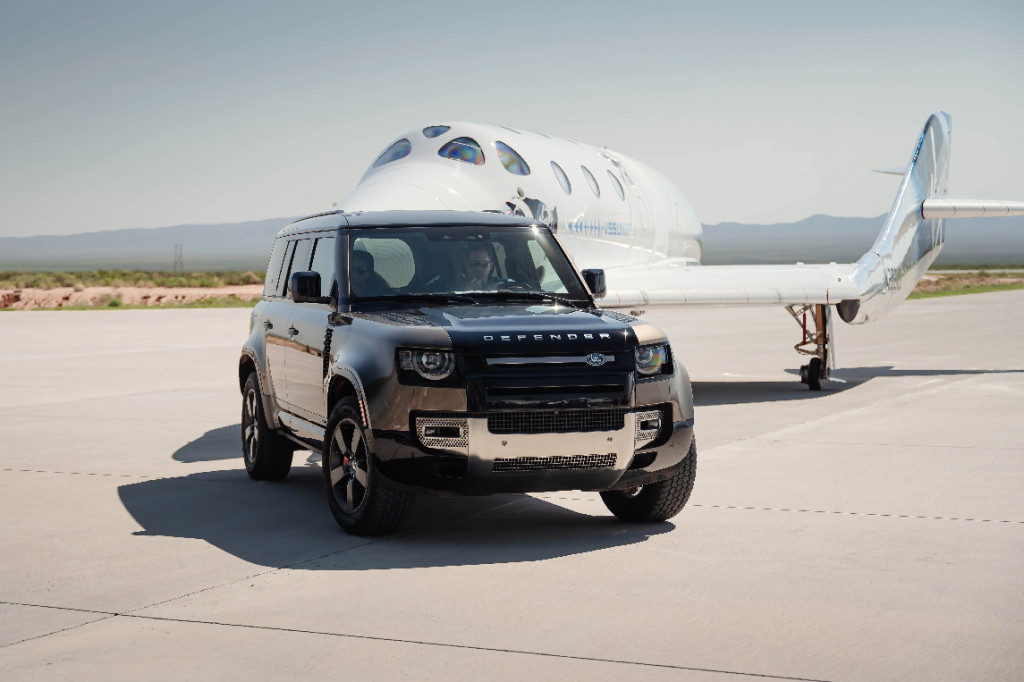 Range Rover Astronaut Edition được tạo ra bởi Land Rover SV Bespoke và dành riêng cho khách hàng của Virgin Galactic Future Astronaut.