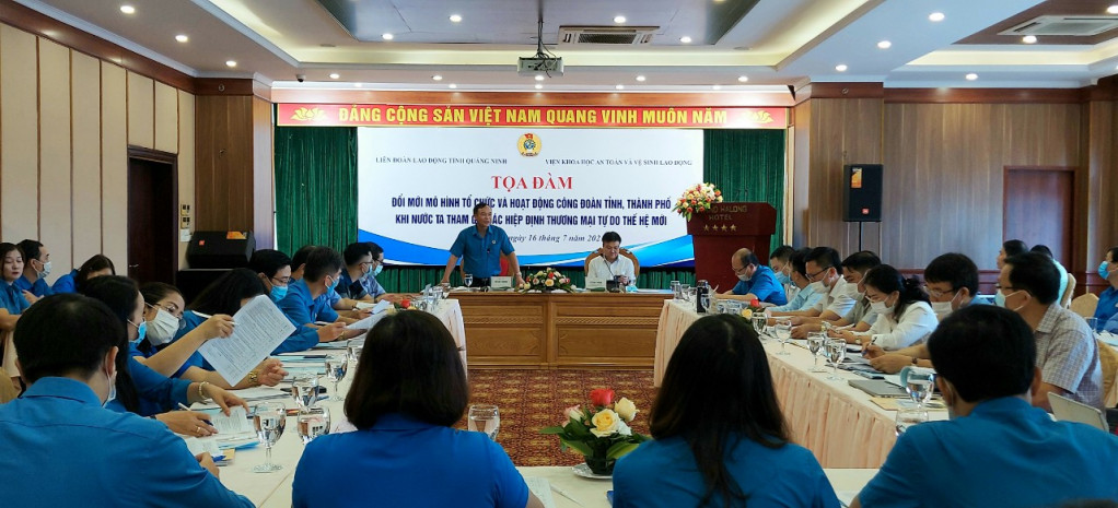 Quang cảnh buổi tọa đàm.