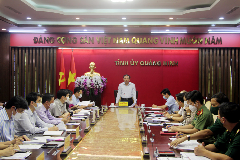 Đồng chí Nguyễn Xuân Ký, Ủy viên Ban Chấp hành Trung ương Đảng, Bí thư Tỉnh ủy, Chủ tịch HĐND tỉnh, kết luận cuộc họp.