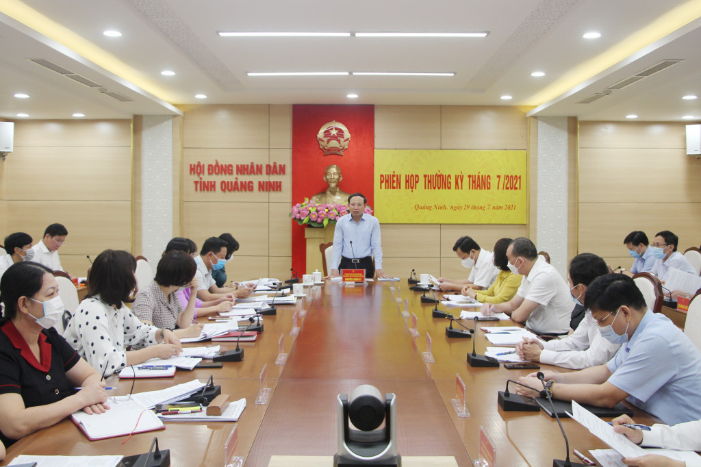 Đồng chí Nguyễn Xuân Ký, Ủy viên BCH Trung ương Đảng, Bí thư Tỉnh ủy, Chủ tịch HĐND tỉnh, kết luận phiên họp.