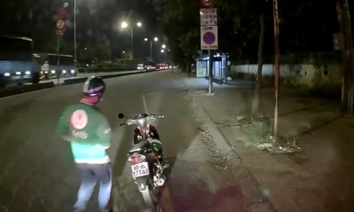 Bắt tên trộm mặc áo xe ôm công nghệ