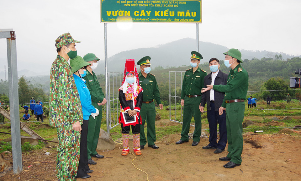 Chung tay xây dựng "lá chắn thép" nơi biên cương