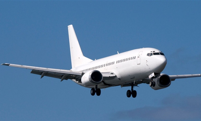 Máy bay Boeing 737 lao xuống biển