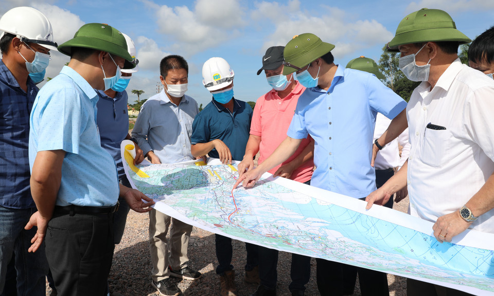 Quyết tâm thông xe kỹ thuật cao tốc Vân Đồn – Móng Cái vào cuối năm 2021