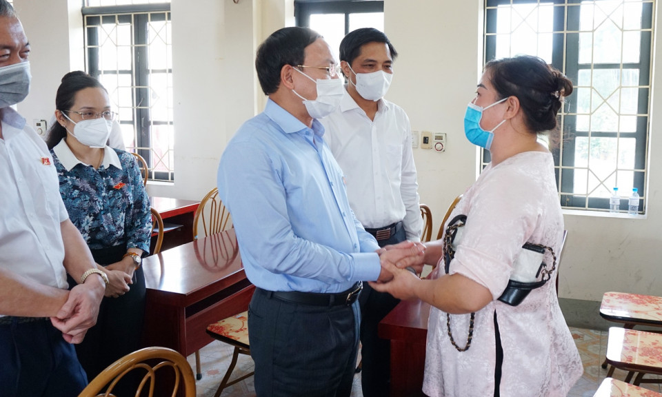 Bí thư Tỉnh ủy Nguyễn Xuân Ký tiếp xúc cử tri TP Hạ Long