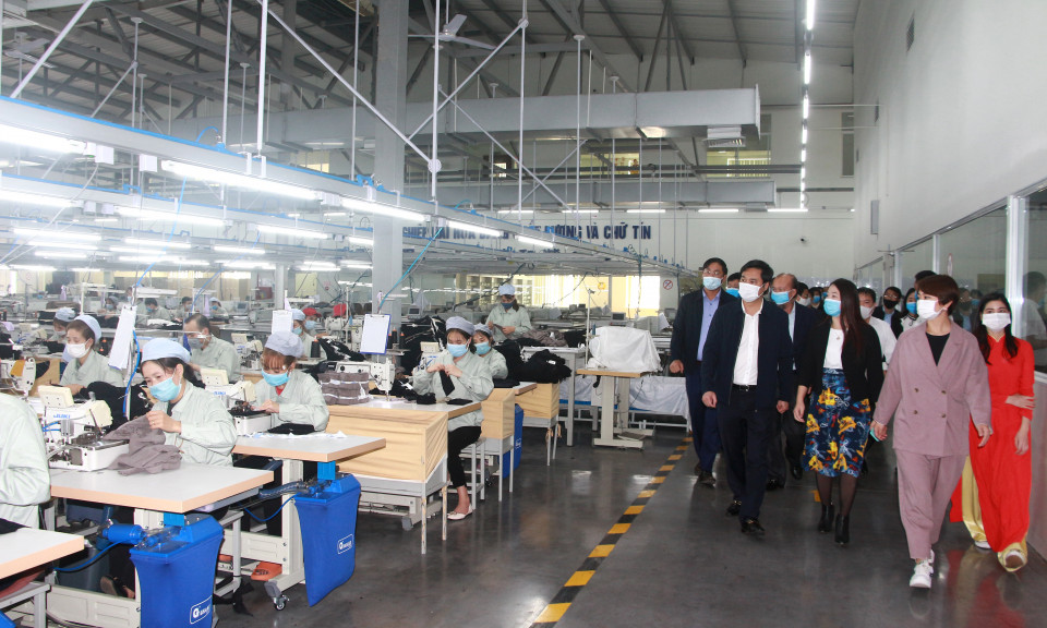 Hỗ trợ, tháo gỡ khó khăn cho các doanh nghiệp trong KCN, KKT