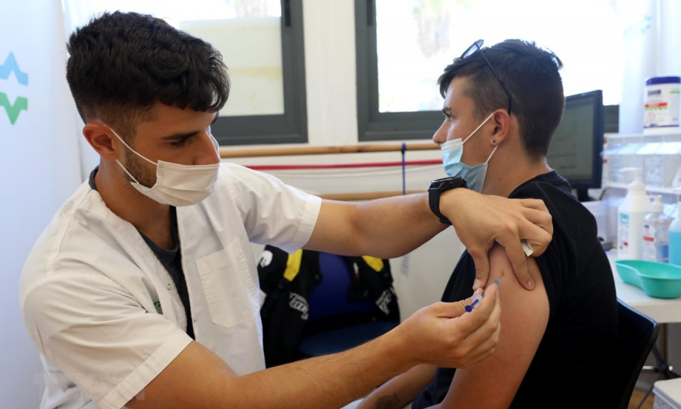 Israel khuyến cáo tiêm vaccine mũi thứ 3 đối phó biến thể Delta