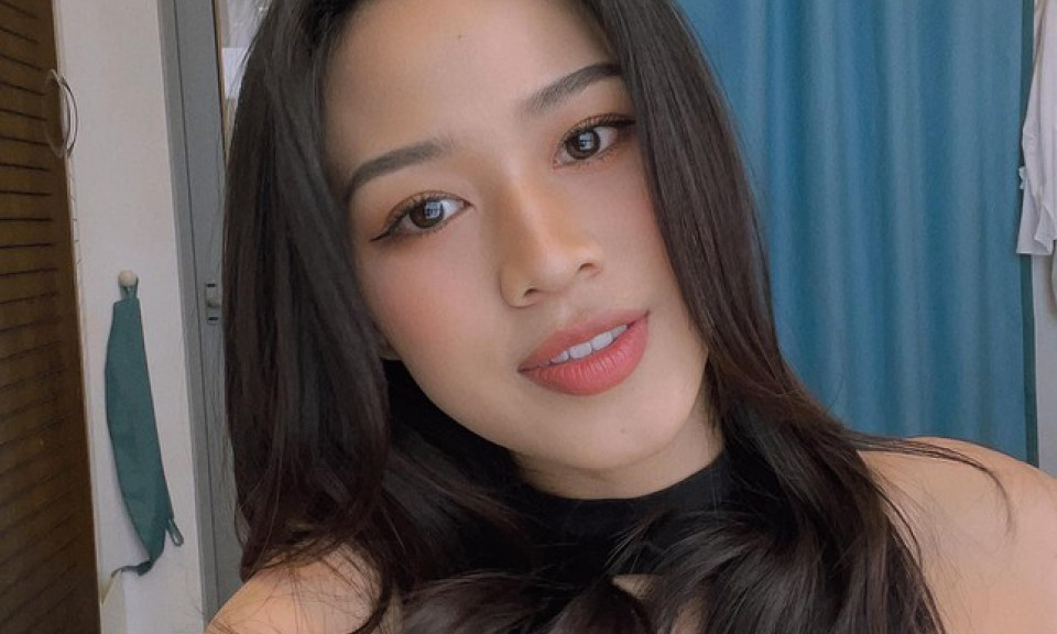 Đỗ Thị Hà trổ tài tự make-up, sẵn sàng 'bùng nổ' trong 29 ngày dự thi Miss World 2021