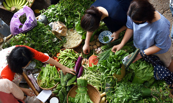 Ăn uống gì để khỏe trong mùa dịch?