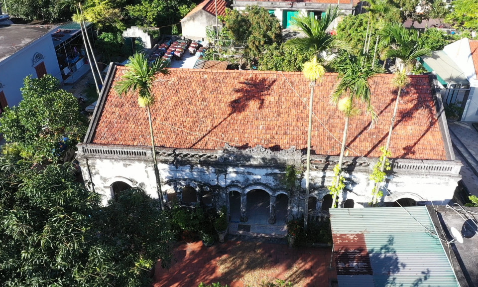 Thăm những ngôi nhà cổ ở Quan Lạn