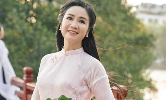 NSND Thu Hà khiến fans mê mẩn bởi nhan sắc trẻ trung