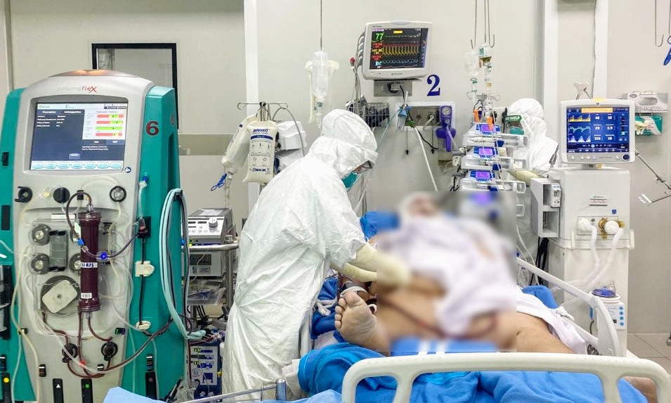 Hai bệnh nhân COVID-19 nặng đã hồi phục