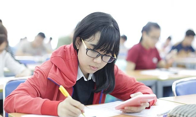 Cách giúp sĩ tử có đôi mắt luôn khỏe mạnh suốt mùa thi