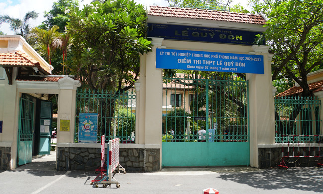 Thí sinh ngất xỉu trong phòng thi, dương tính nCoV