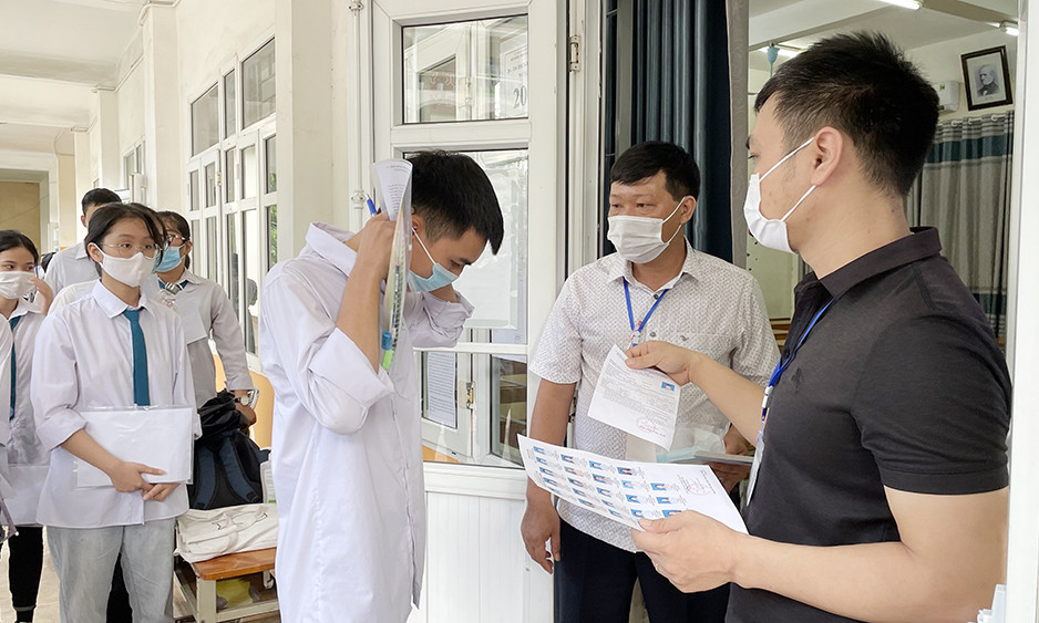Kỳ thi tốt nghiệp THPT năm 2021: Ngày thi đầu tiên an toàn, khách quan, đúng quy chế