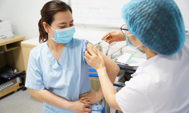Vắc xin phòng COVID-19 của Pfizer BioNTech: Những điều cần biết