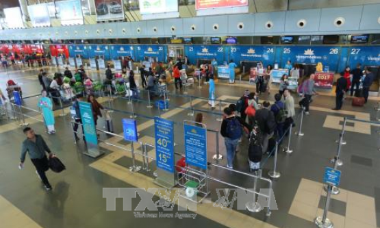 Đề xuất tối đa 1.700 khách được bay từ TP Hồ Chí Minh ra Hà Nội mỗi ngày