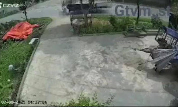 Sang đường bất cẩn, người đàn ông bị xe tải phóng nhanh cán tử vong